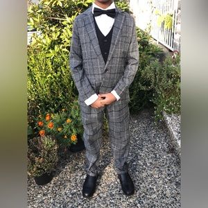 Gray 2 piece suit